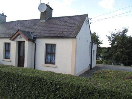 front-of-cottage front-of-cottage