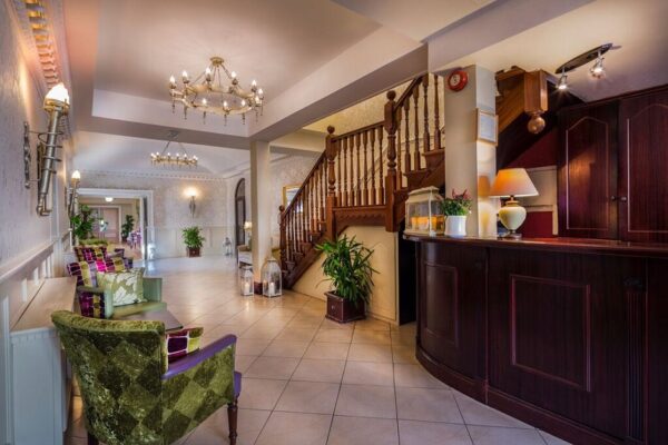 hotel-lobby hotel-lobby