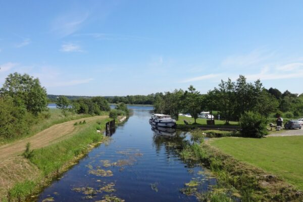 Linking River flows into Lake Linking River flows into Lake